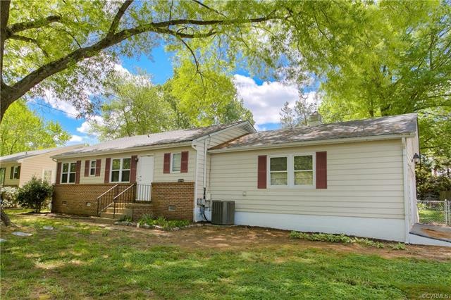 Ranch Home- 3 Bedroom, 1.5 Bath, 2 Car side entry Garage!!!