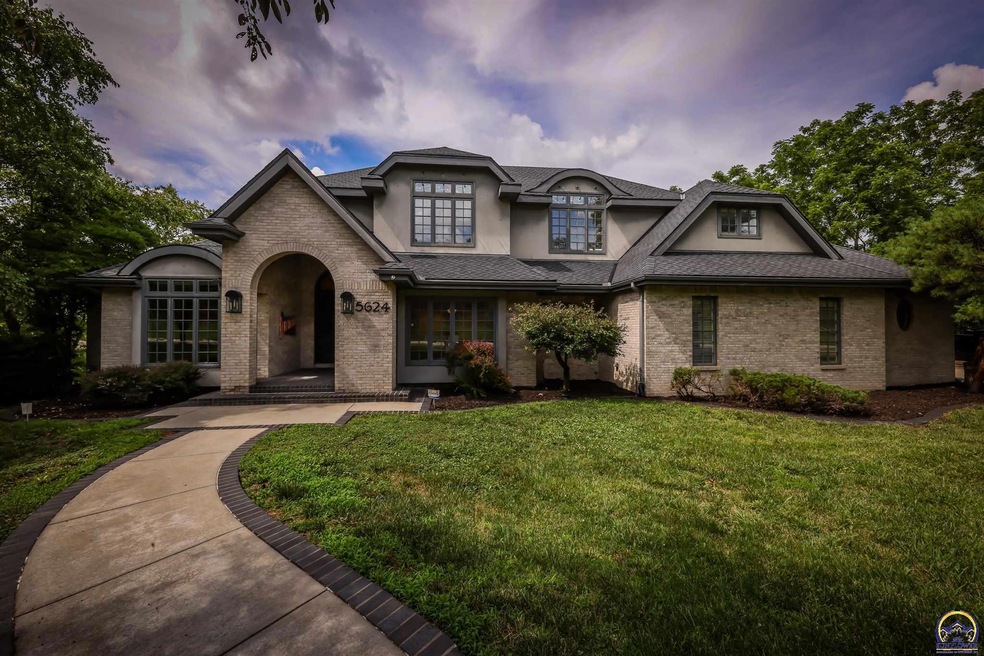 5624 SW 38th St, Topeka, KS 66610 - photo 1