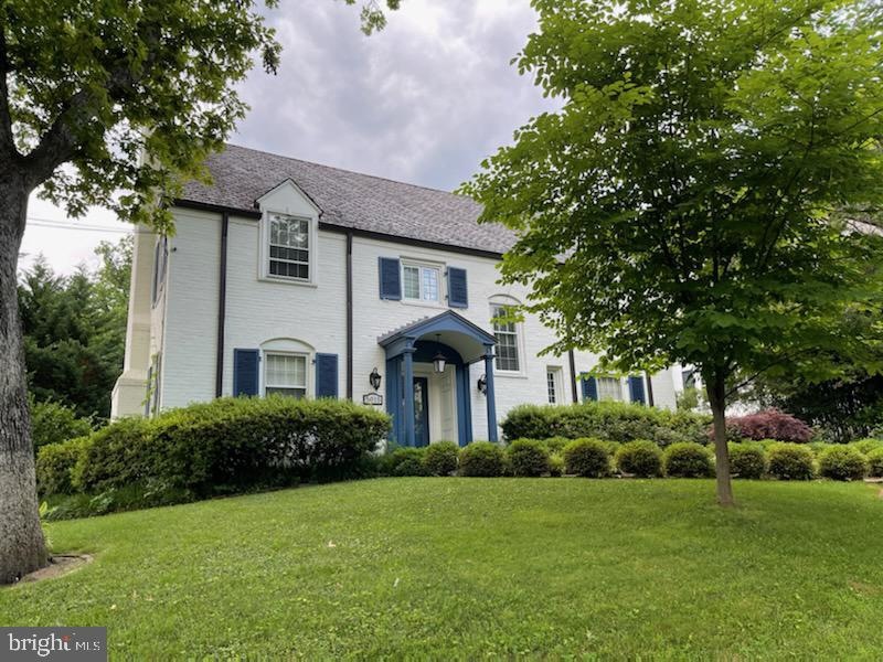 5015 Macomb St NW, Washington, DC 20016 - photo 1