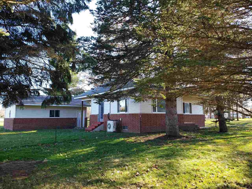 8464 E Coldwater Rd, Davison, MI 48423 - photo 1