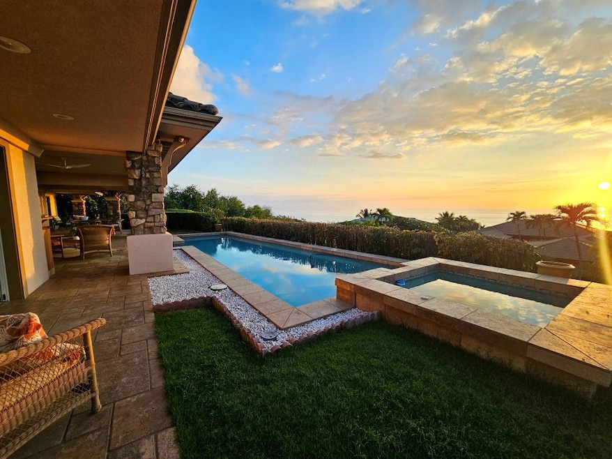 Front-row seats to every Kona sunset