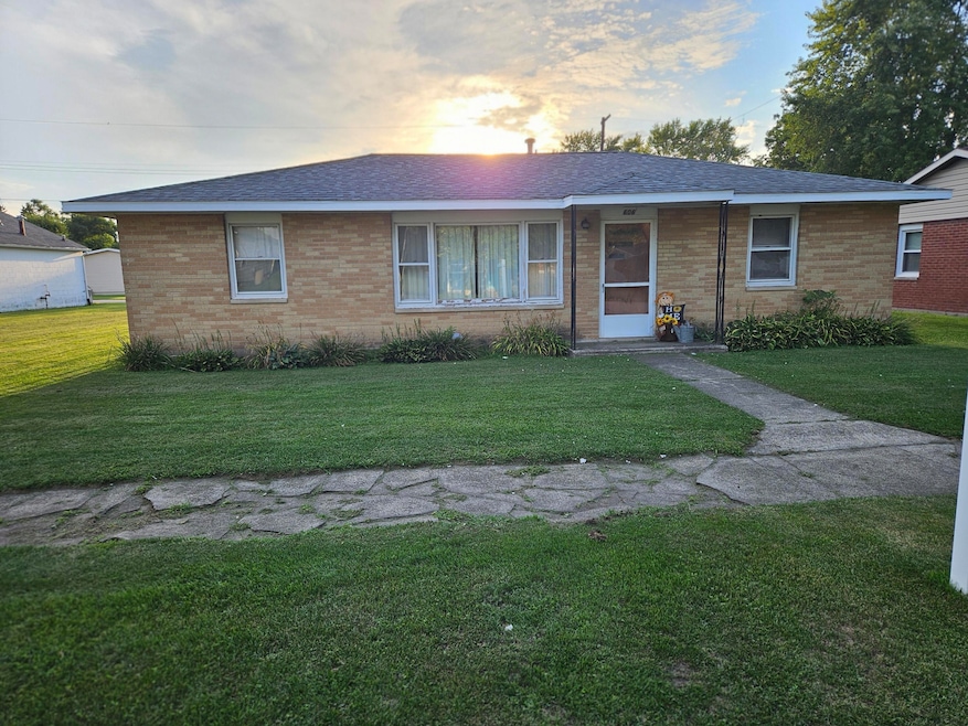 606 N Race St, Monon, IN 47959 - photo 1