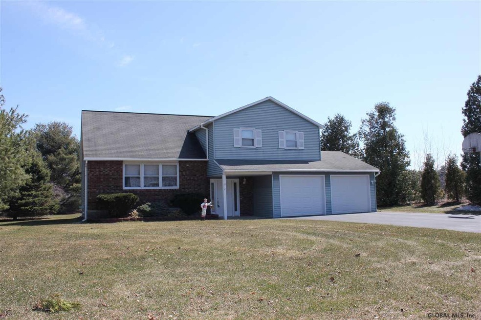 7 Legend Ln, Ballston Spa, NY 12020 - photo 1