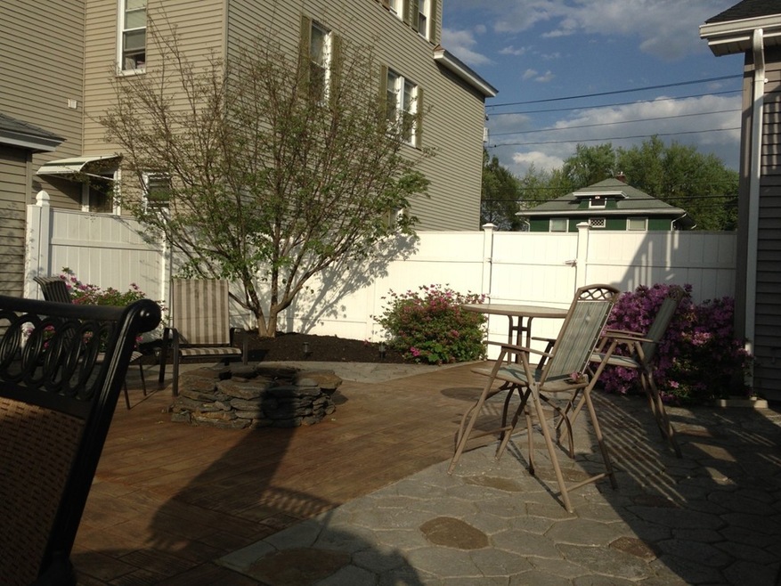 492 Chicopee St, Chicopee, MA 01013 - photo 1