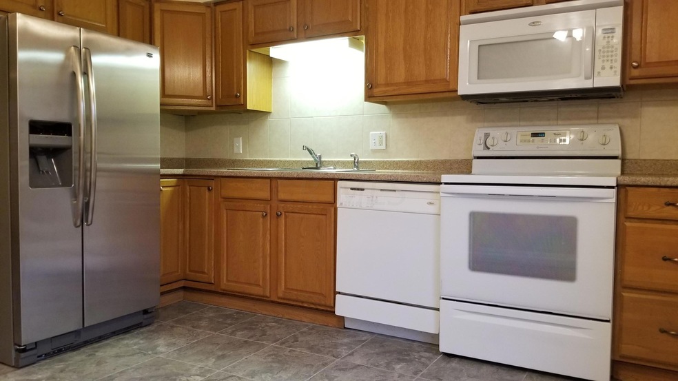 5761 Hallridge Kitchen