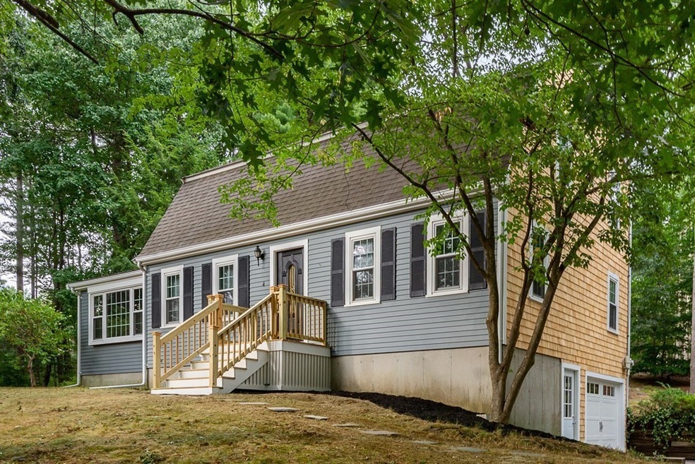 4 Spring St, Pembroke, MA 02359 - photo 1