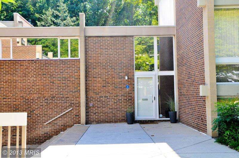 11511 Maple Ridge Rd, Reston, VA 20190 - photo 1