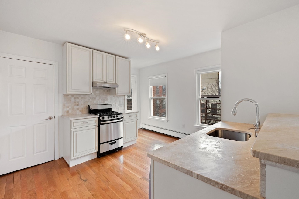 330 2nd St unit 4, Jersey City, NJ 07302 - photo 1
