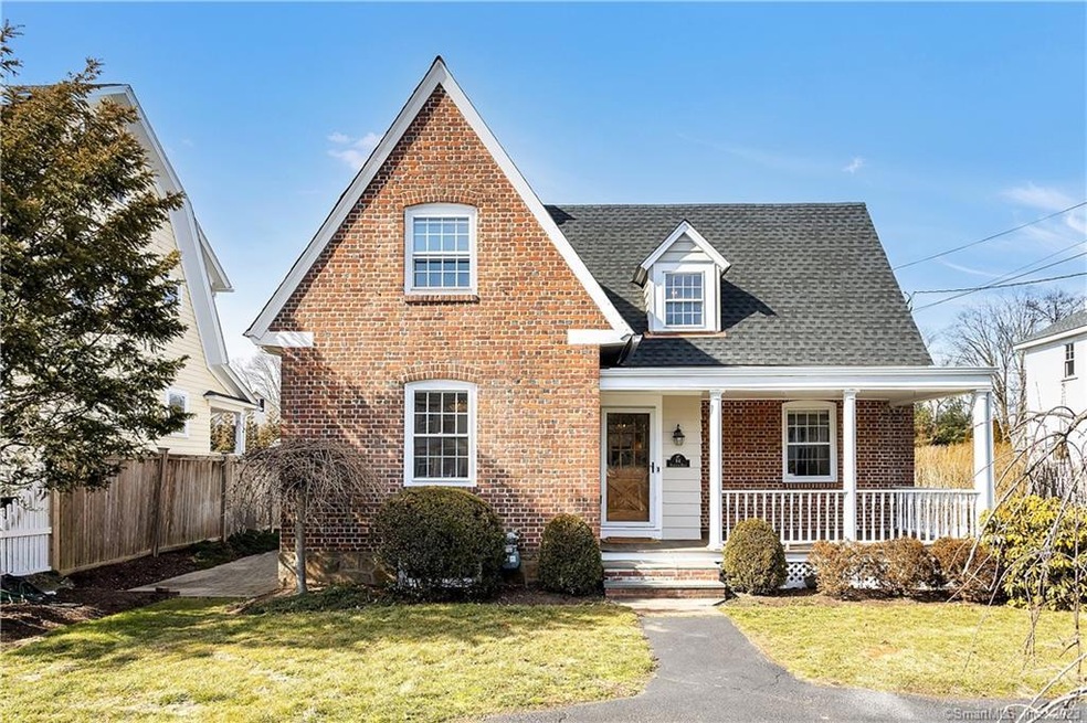 84 Oldfield Rd, Fairfield, CT 06824 - photo 1