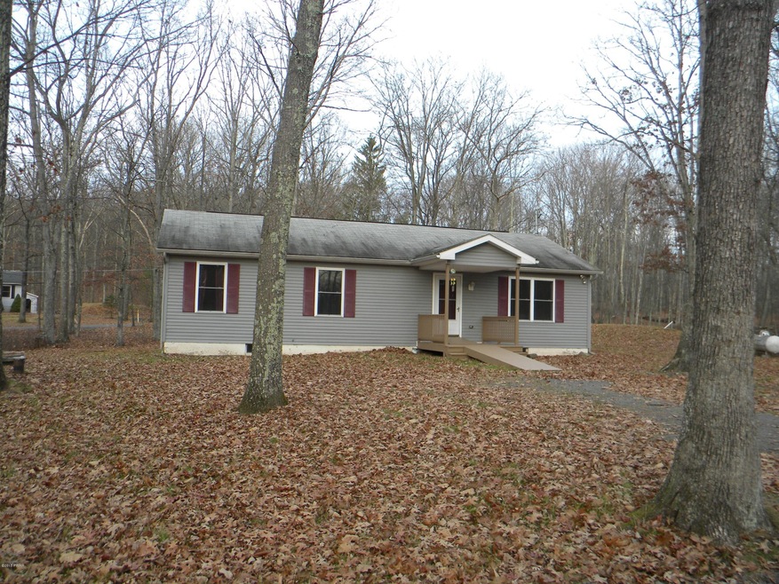 112 Woodledge Hills Dr, Hawley, PA 18428 - photo 1