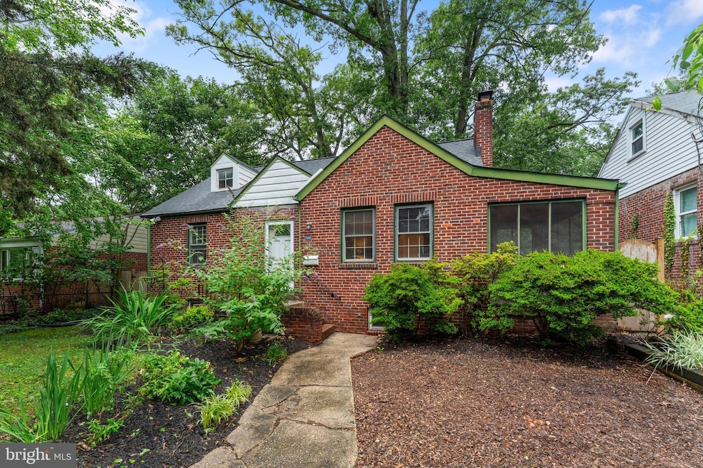 7506 Alfred Dr, Silver Spring, MD 20910 - photo 1