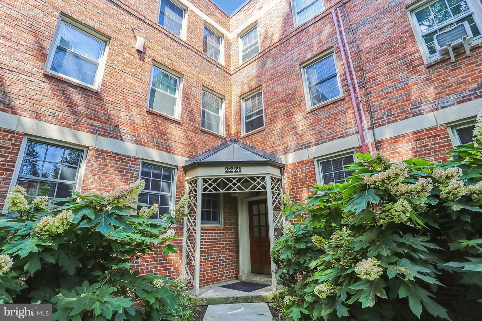 2221 Washington Ave unit 101, Silver Spring, MD 20910 - photo 1