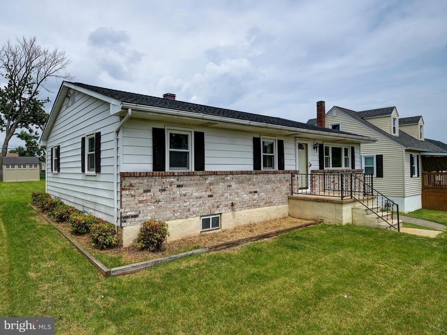 2908 Vermont Ave, Halethorpe, MD 21227 - photo 1