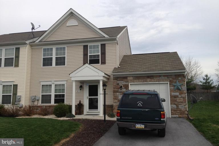 3033 Sundown Dr, Chambersburg, PA 17202 - photo 1