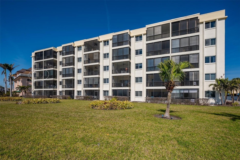 For Sale $925,000 • Co-Listing Agent
