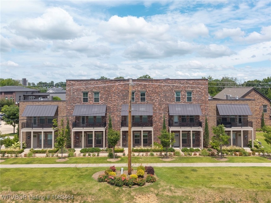 9225 R A Young Jr Dr, Barling, AR 72923 - photo 1