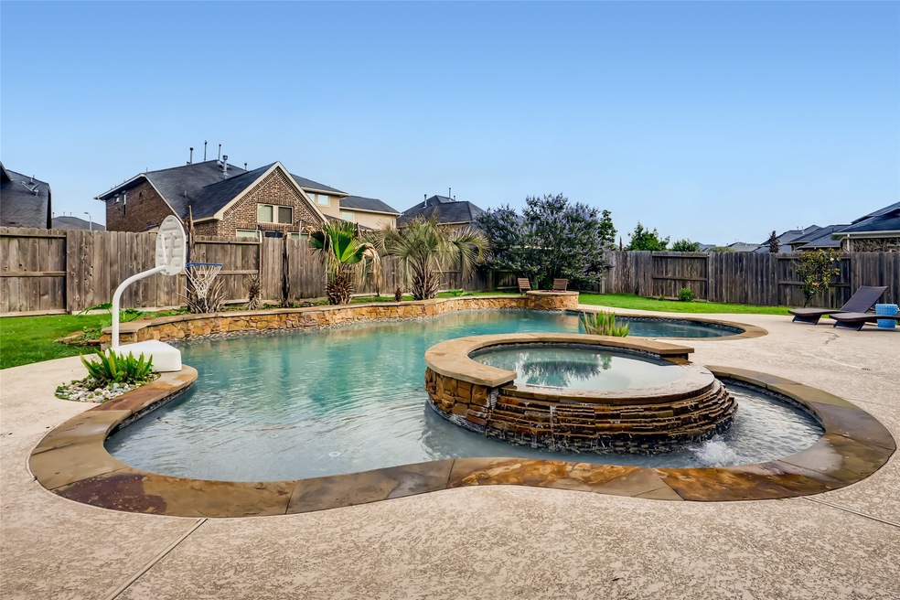 5602 Caspian Falls Ln, Fulshear, TX 77441 - photo 1