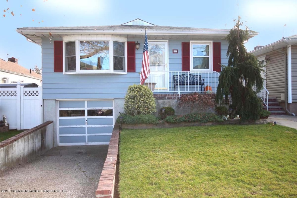 264 Edison St, Staten Island, NY 10306 - photo 1