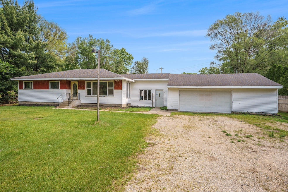 61473 M 40, Paw Paw, MI 49079 - photo 1