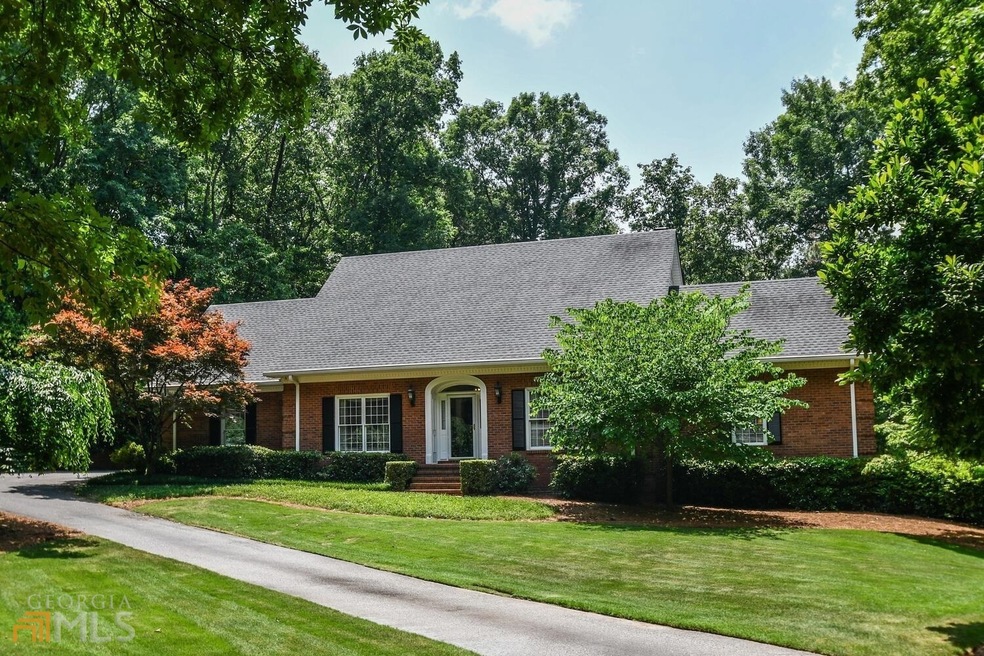 282 Fayette Dr, Winder, GA 30680 - photo 1