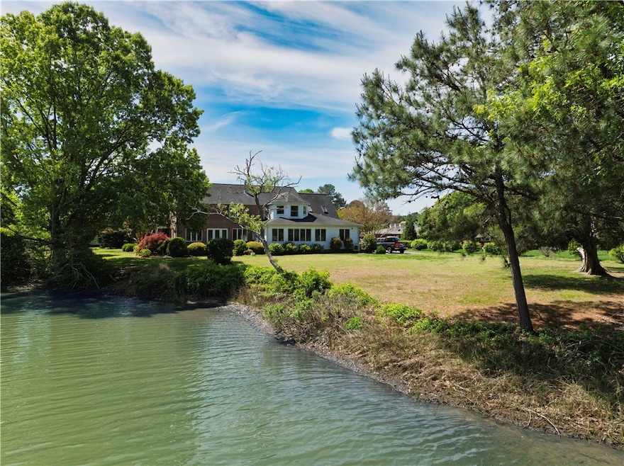 410 Oakley Pointe Ln, Mathews, VA 23109 - photo 1