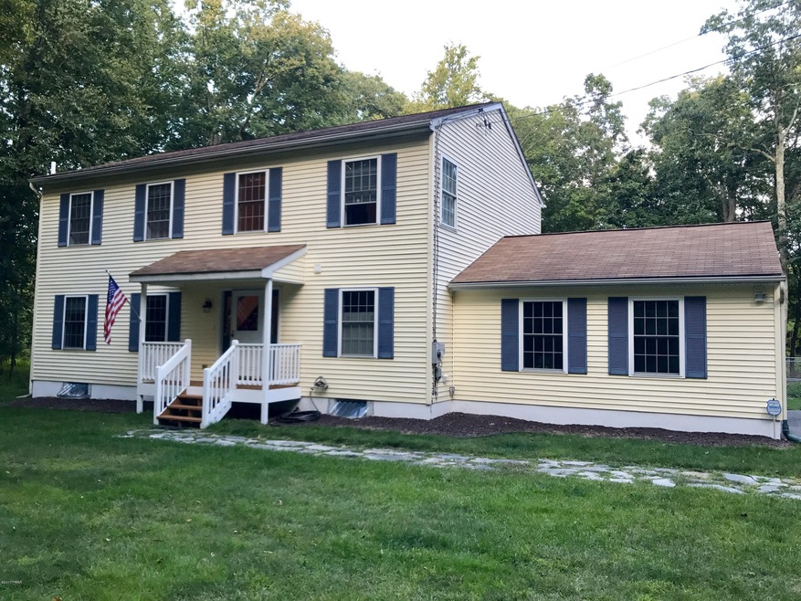 148 Aspen Dr, Milford, PA 18337 - photo 1