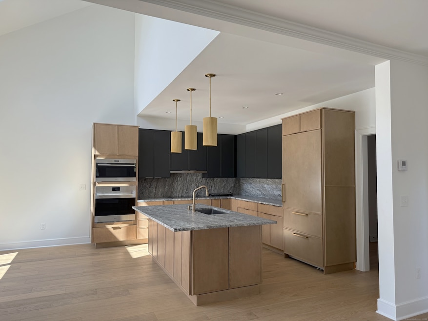 34 Village Cir, Guilford, CT 06437 - photo 1