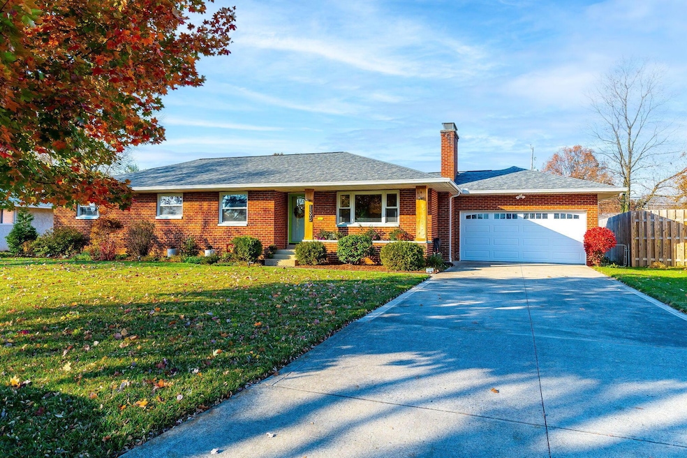 1395 Wakefield Ct E (Exterior)-3