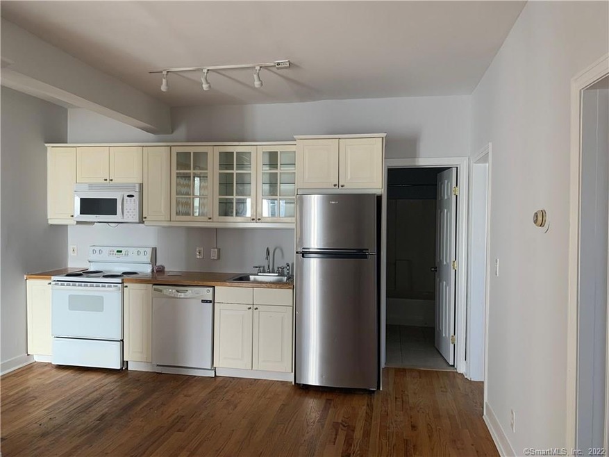 98 Orland St unit 1R, Bridgeport, CT 06605 - photo 1