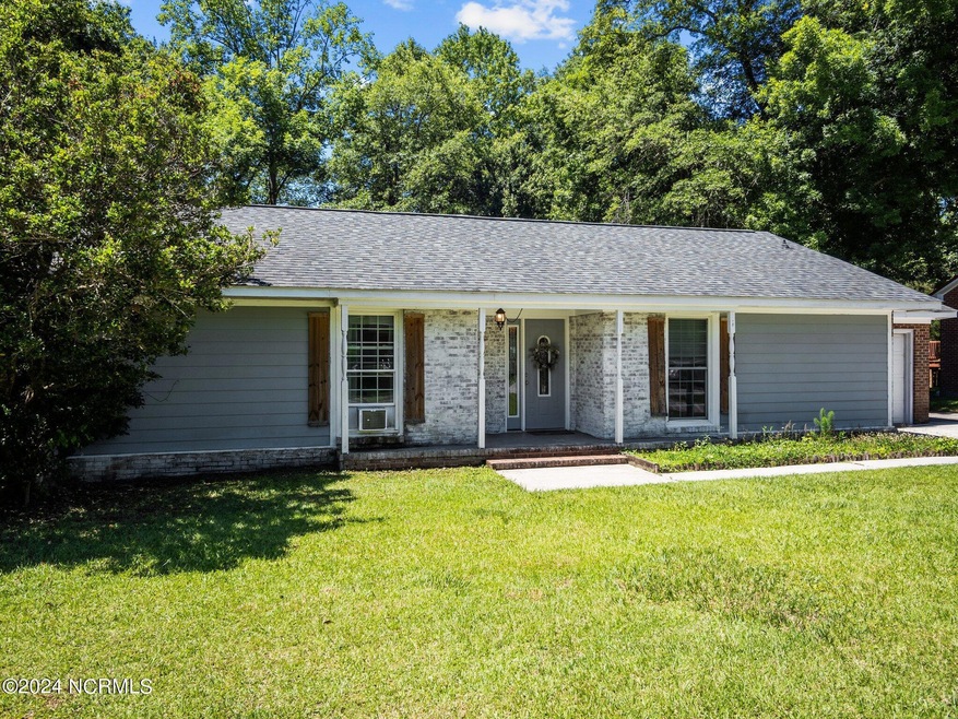 606 Plaza Dr, Jacksonville, NC 28540 - photo 1