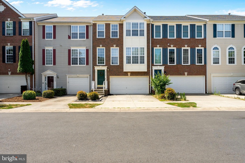 42795 Shaler St, Chantilly, VA 20152 - photo 1