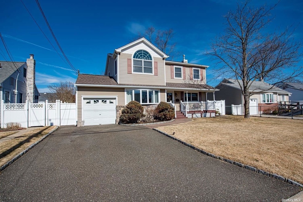 139 Kellum St, West Babylon, NY 11704 - photo 1