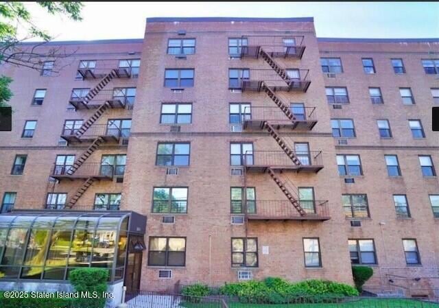 1160 Richmond Rd unit 2F, Staten Island, NY 10304 - photo 1