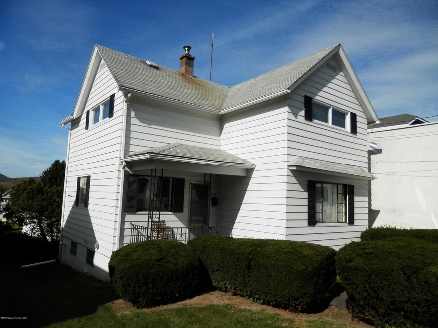 707 Dunmore St, Throop, PA 18512 - photo 1