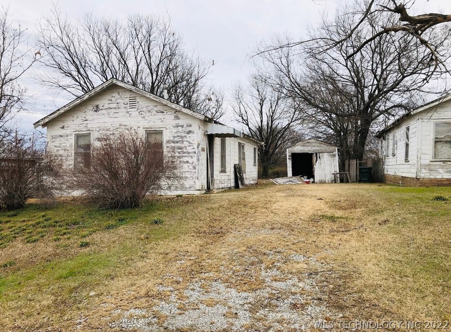 608 S Steele Ave, Cushing, OK 74023 - photo 1