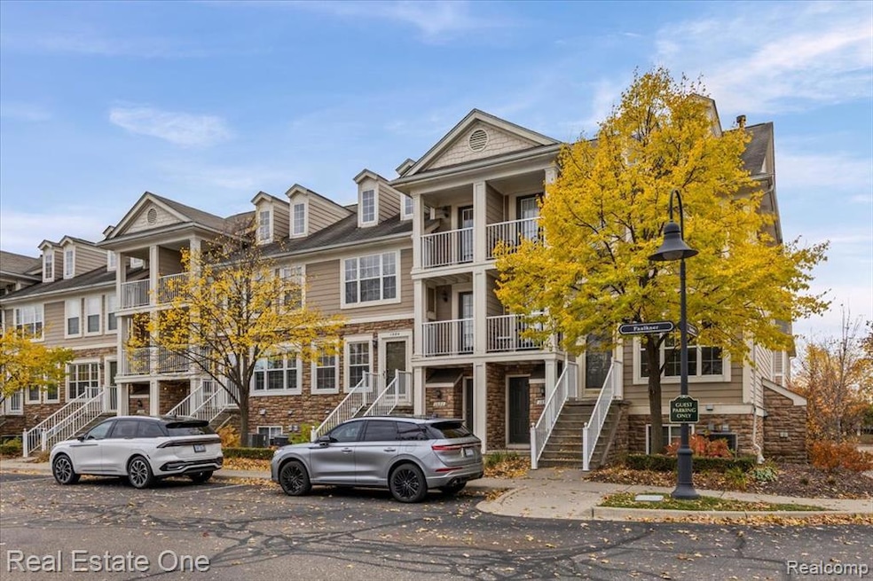 1084 Faulkner, Troy, MI 48083 - photo 1