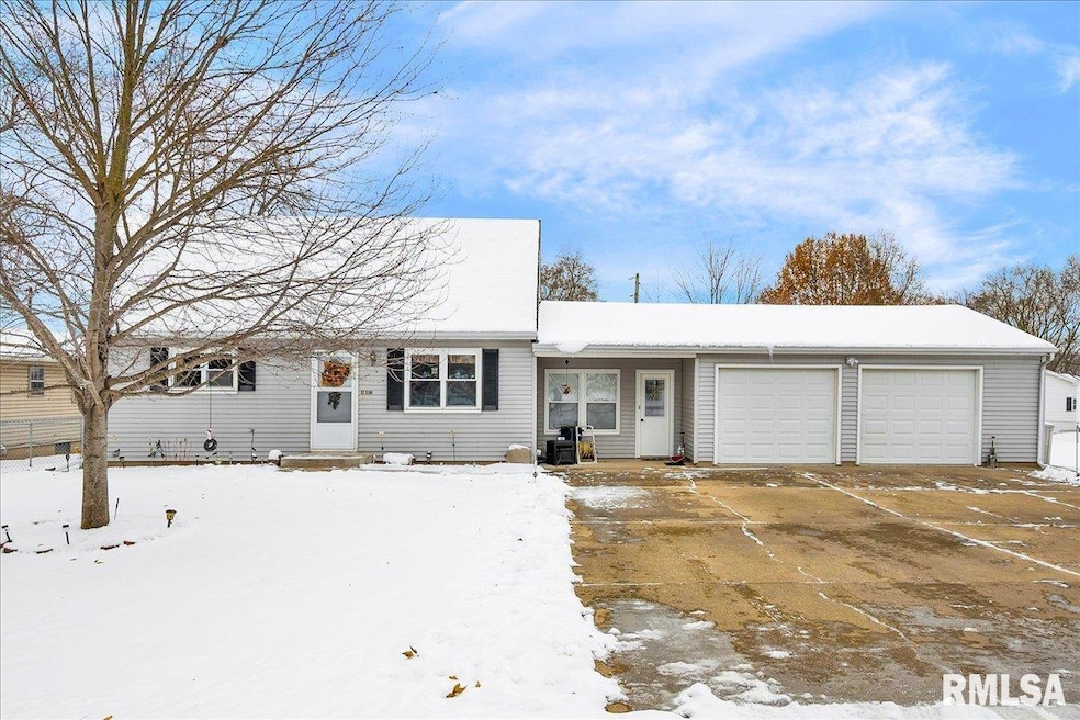 17518 N 2nd St, Chillicothe, IL 61523 - photo 1