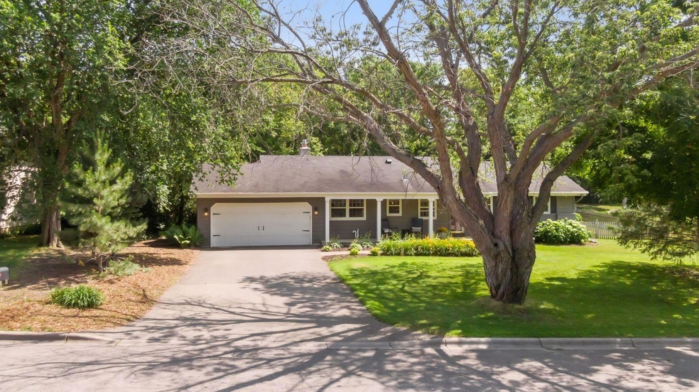 17609 Leemans Dr, Minnetonka, MN 55345 - photo 1