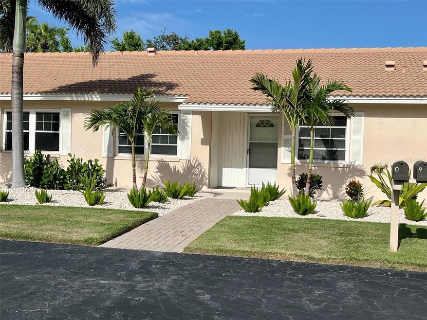 540 Neptune Ave unit 7, Longboat Key, FL 34228 - photo 1