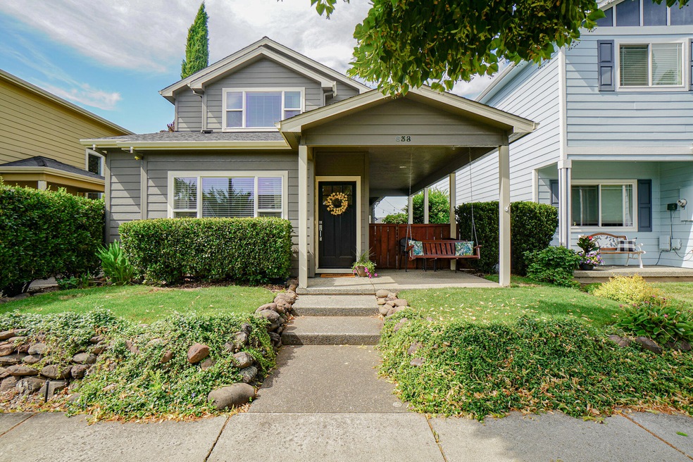 638 Griffin Oaks Dr, Central Point, OR 97502 - photo 1