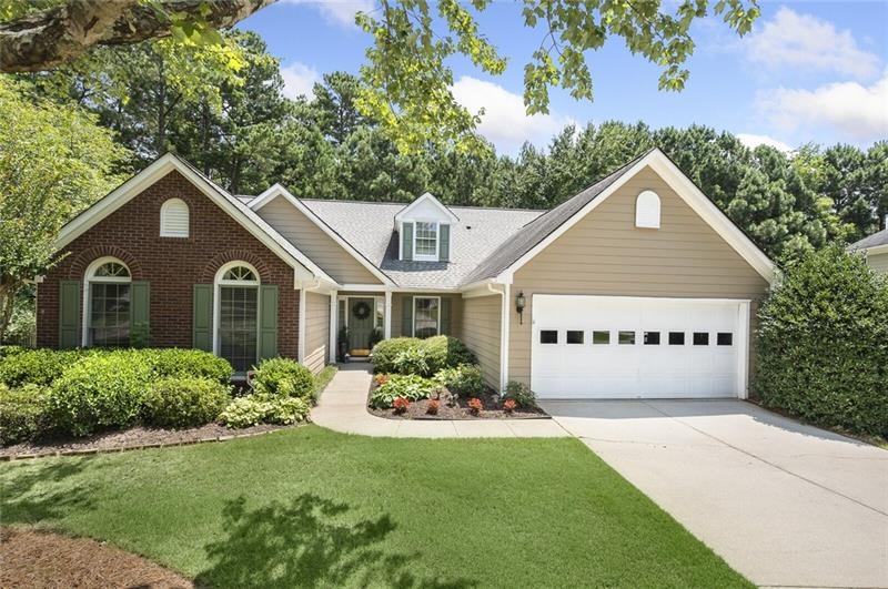 WELCOME HOME TO THIS BEAUTIFUL RANCH IN  JOHNS CRE