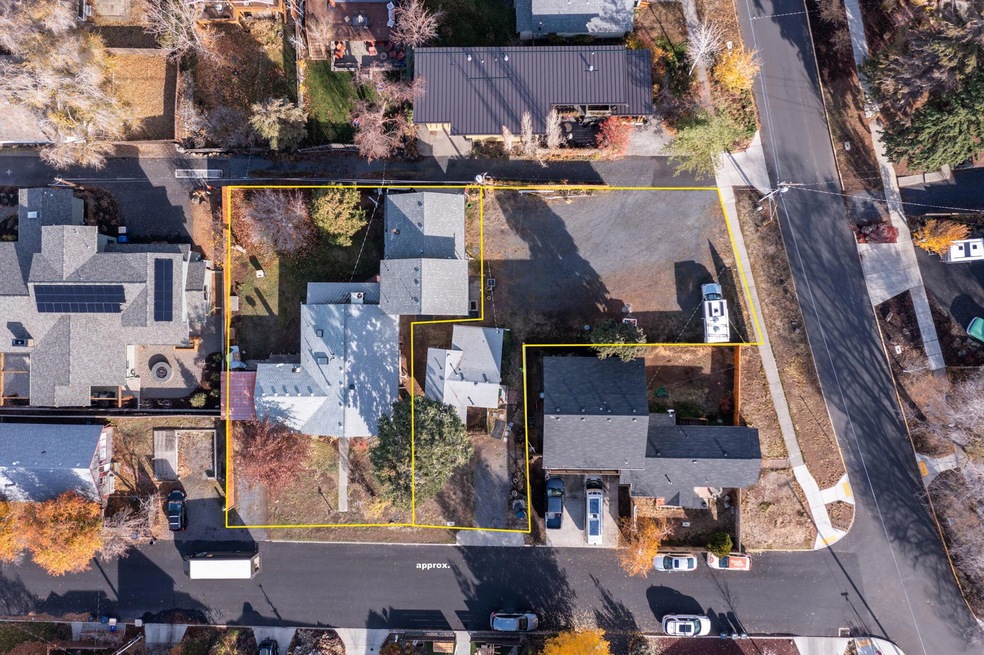 26 NW Mccann Ave, Bend, OR 97701 - photo 1