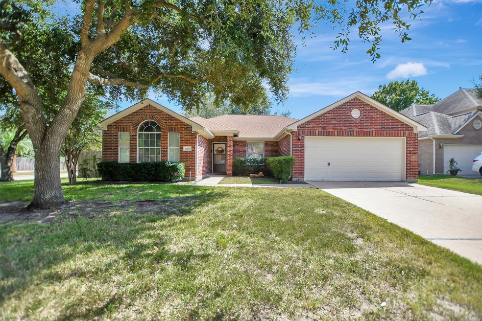 12003 Lois Ln, Pinehurst, TX 77362 - photo 1