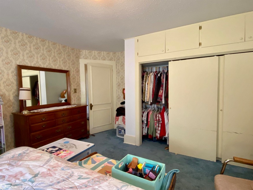 711 E Division St, Audubon, IA 50025 - photo 1