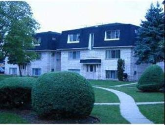 10012 Holly Ln unit 2E, Des Plaines, IL 60016 - photo 1