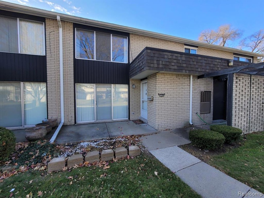 8263 Kennedy Cir unit 2, Warren, MI 48093 - photo 1