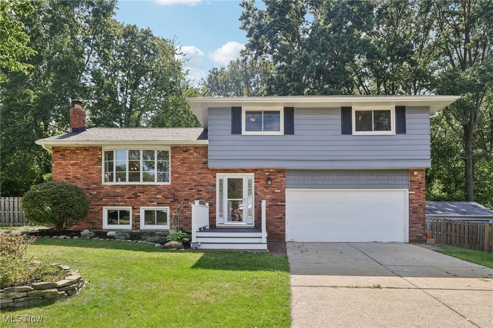 29314 Laurel Ln, Wickliffe, OH 44092 - photo 1