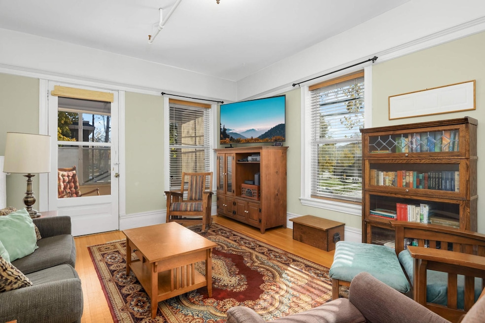 Living room, brand new Anderson Windows!