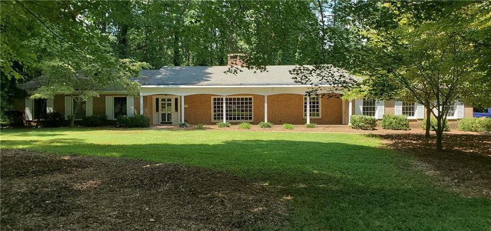 810 Woodland Dr, Siler City, NC 27344 - photo 1