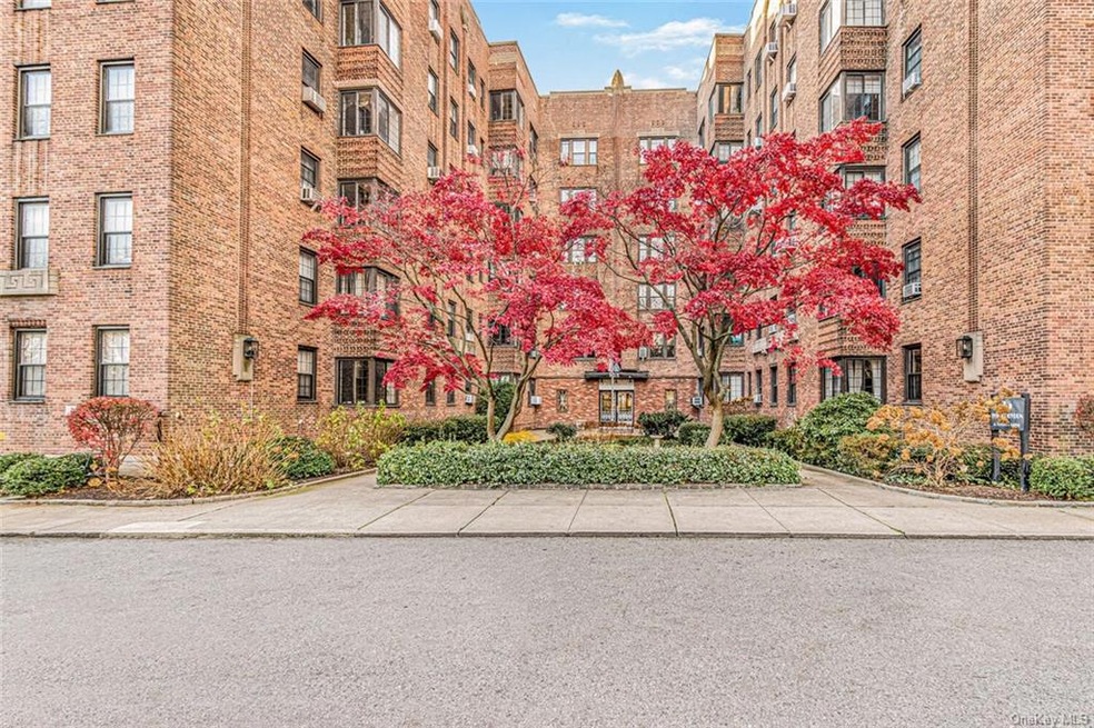 The Croydon unit 1i, Bronxville, NY 10708 - photo 1